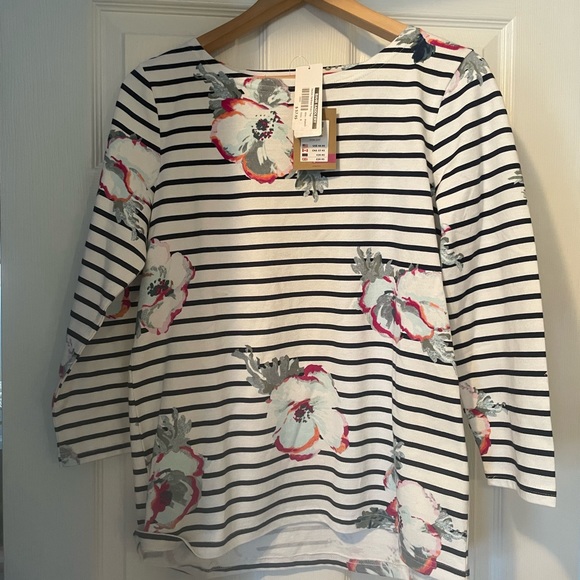 COPY - Joules 3/4 length sleeve flower top - Picture 1 of 2